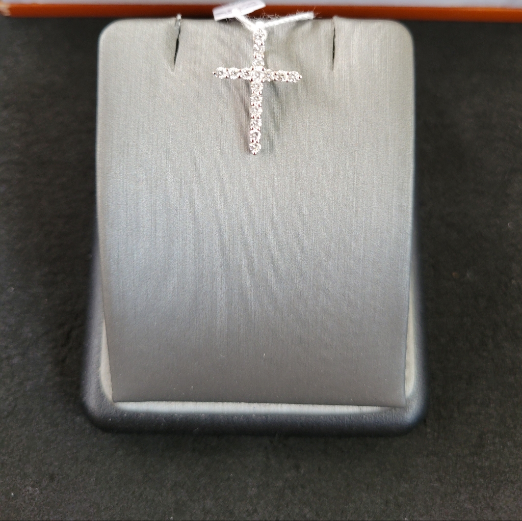 14k White Gold Diamonds Pendant
